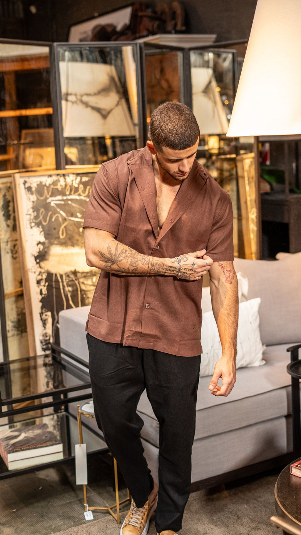 Camisa Cuello Mao · Chocolate