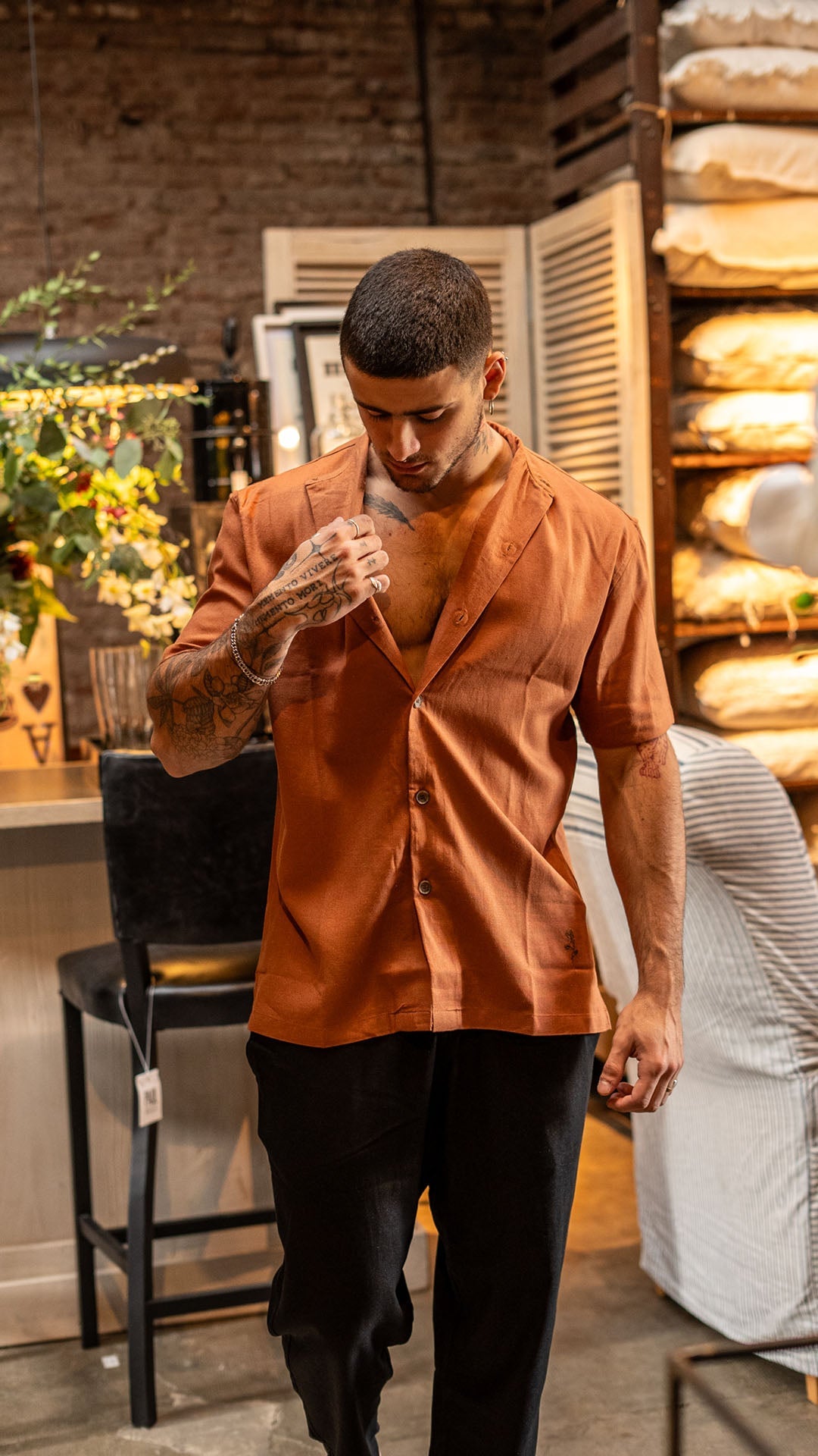 Camisa Cuello Mao · Avellana