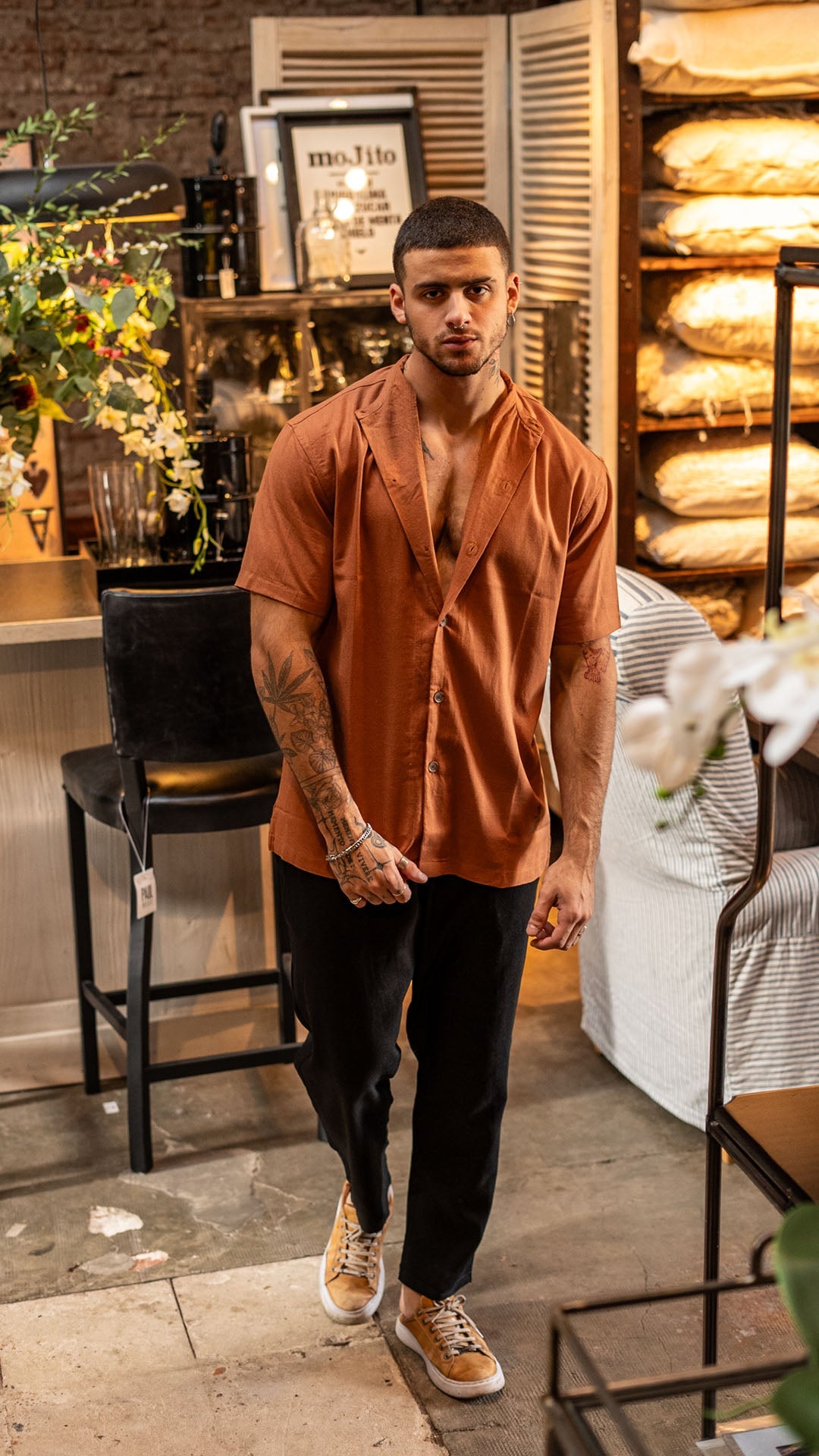 Camisa Cuello Mao · Avellana