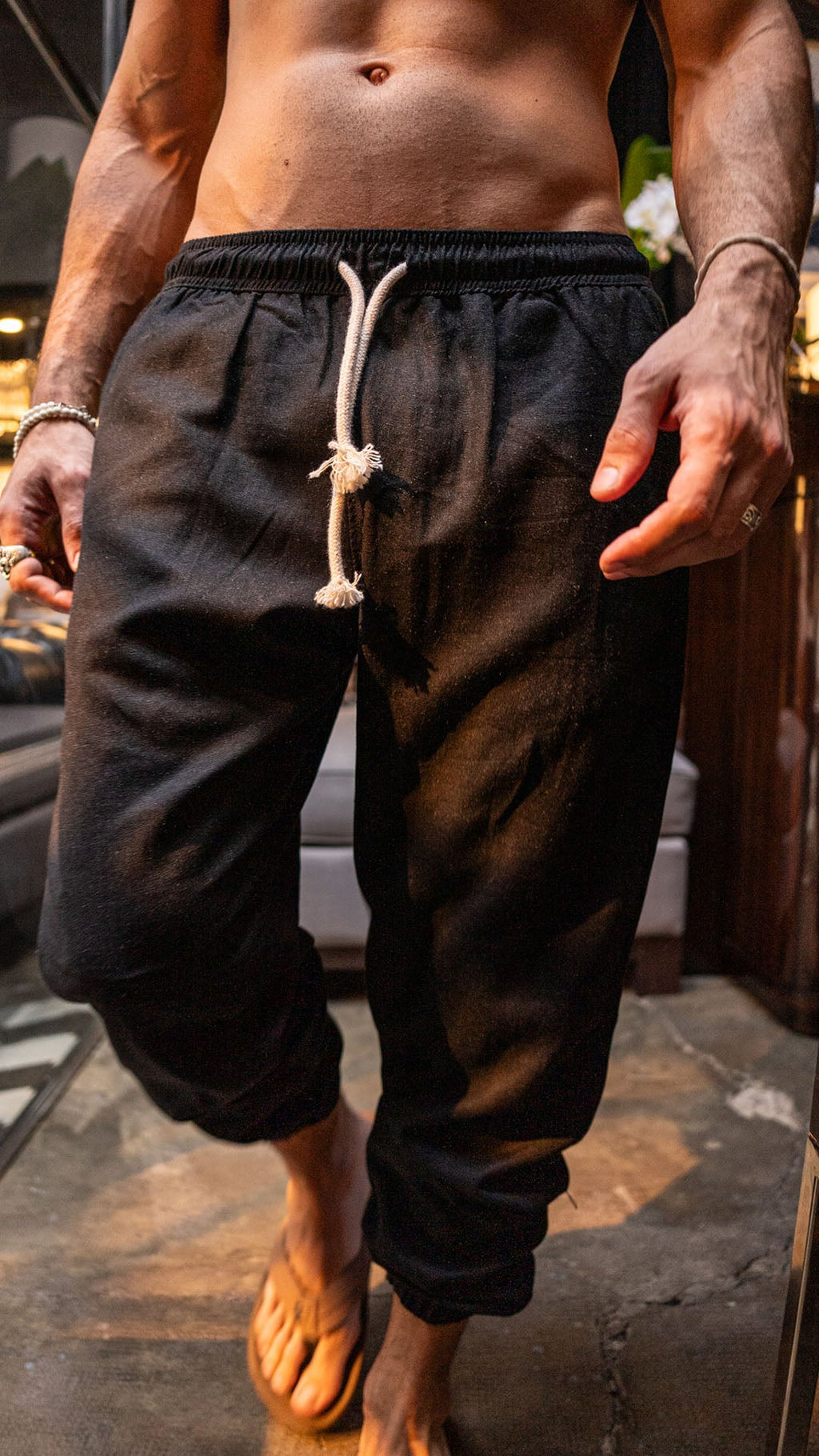 Pantalón de Lino Black · Bajo Elástico